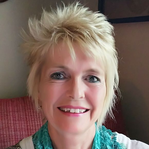 Meet your Posher, Jennie - Picture 1 of 1